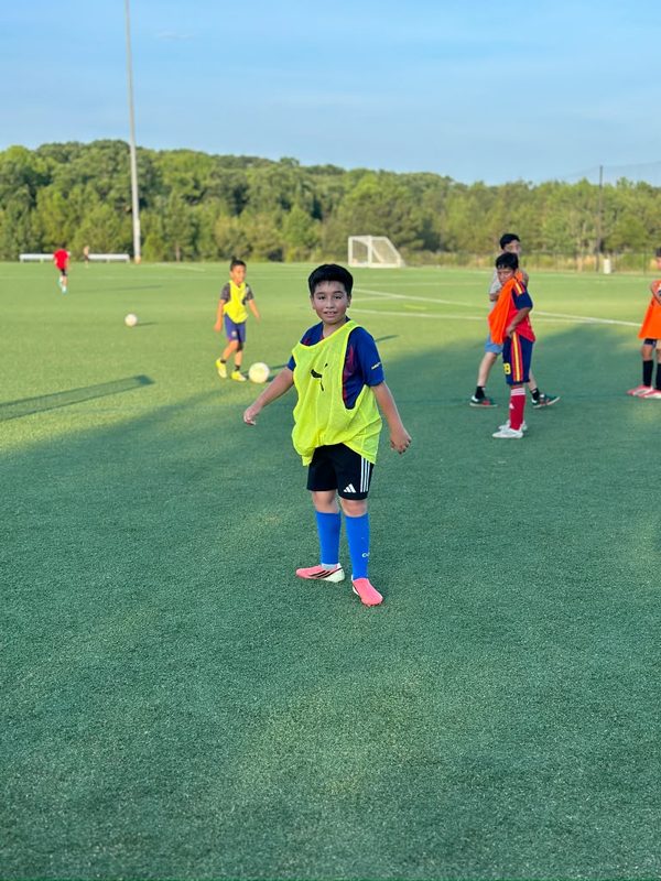 Charlotte program youth player on turf